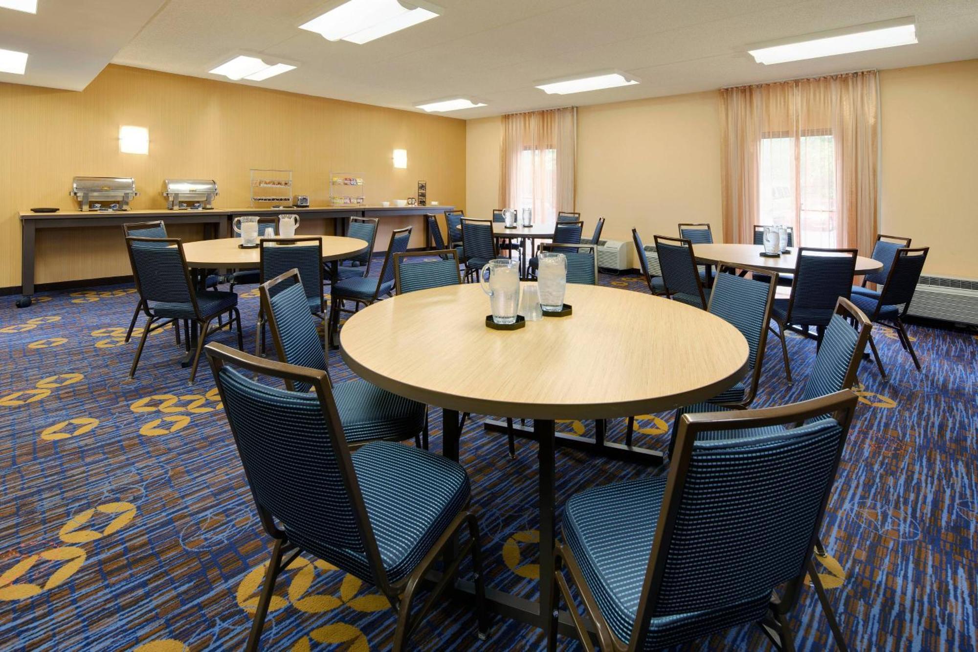 מלון Courtyard Atlanta Norcross/Peachtree Corners מראה חיצוני תמונה