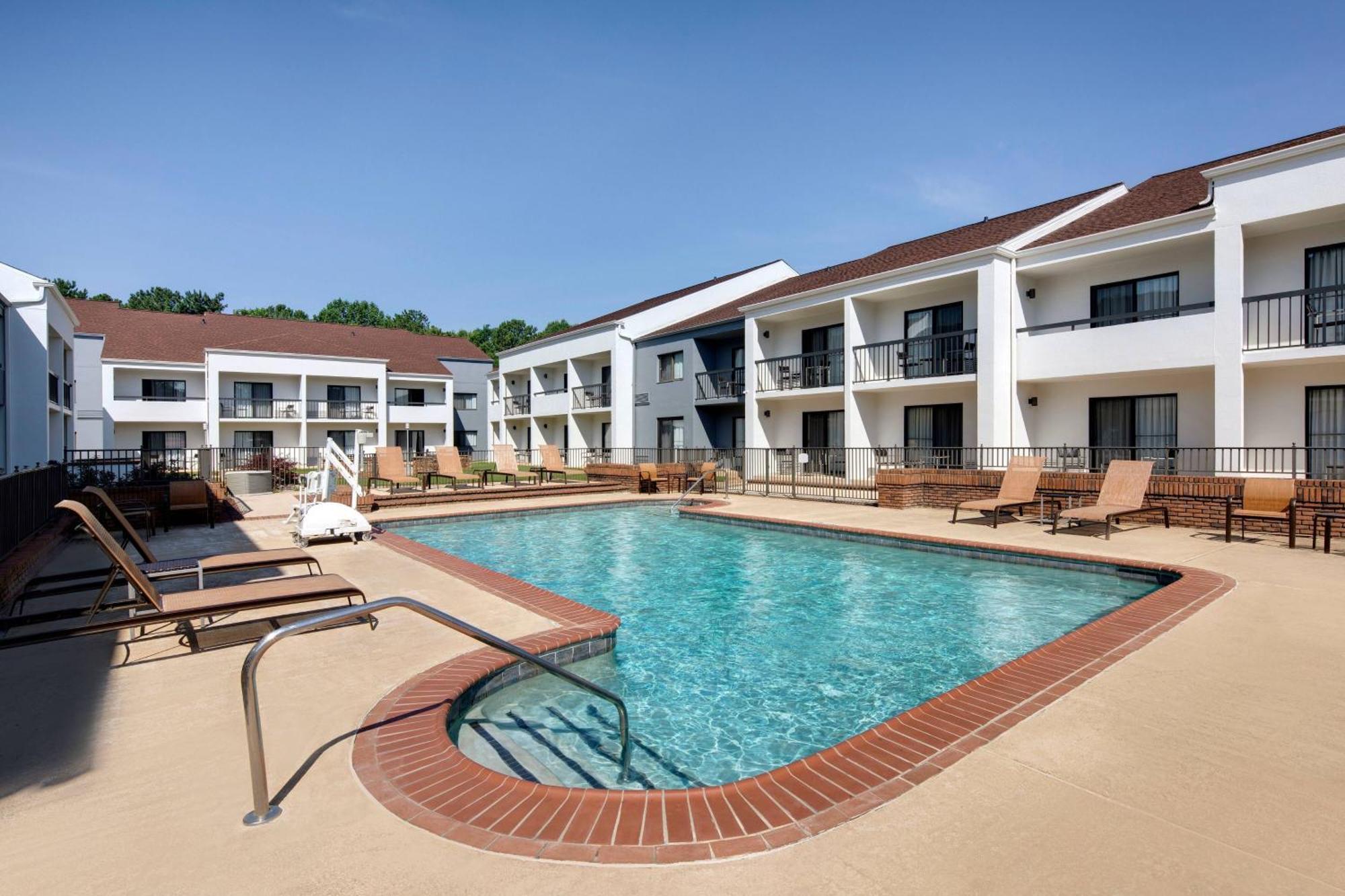 מלון Courtyard Atlanta Norcross/Peachtree Corners מראה חיצוני תמונה